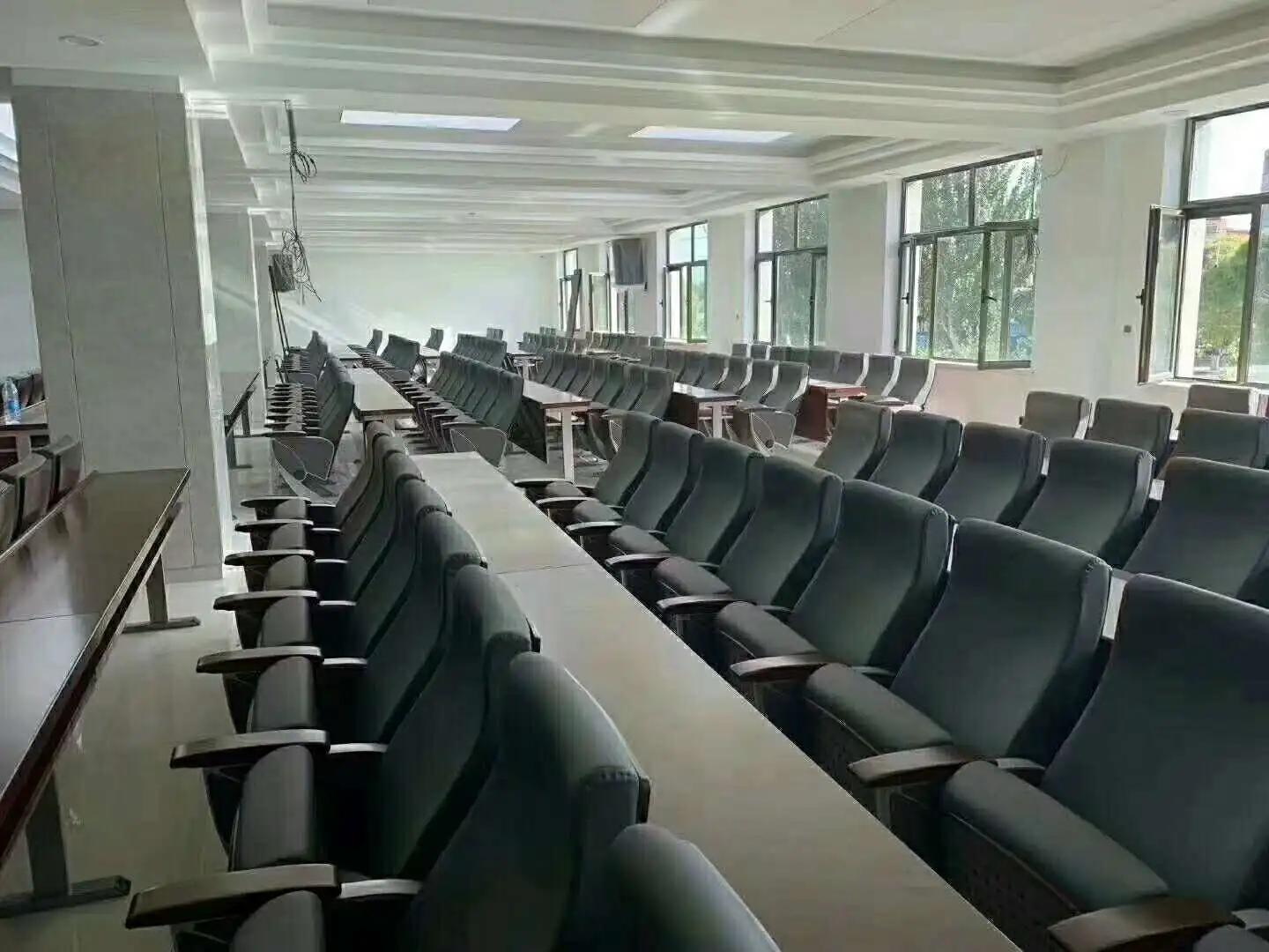 Wholesale Price Luxury Folding Chair Use In Auditorium Theater Cinema