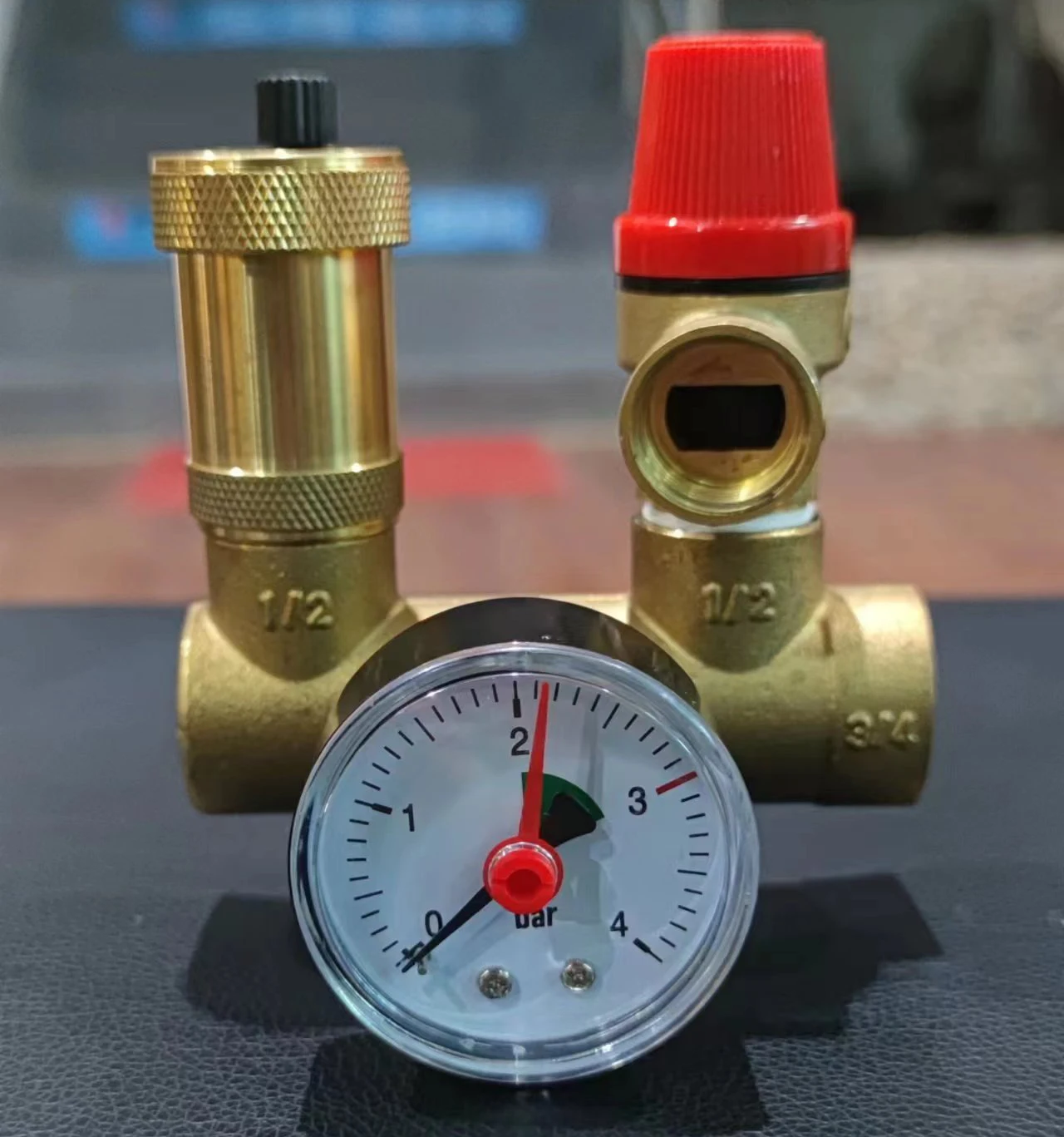 Full Bore Type Safety Valve SS316 Low Lift Lever Type Safety Pressure Relief Valve with PTFE Seal Spring Loaded Manual Valve