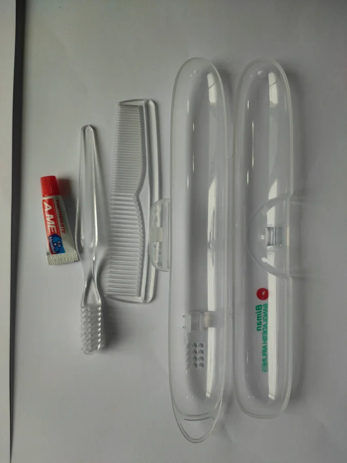 2022 portable toothbrush, comb, toothpaste, hotel facilities, aviation, three-piece product