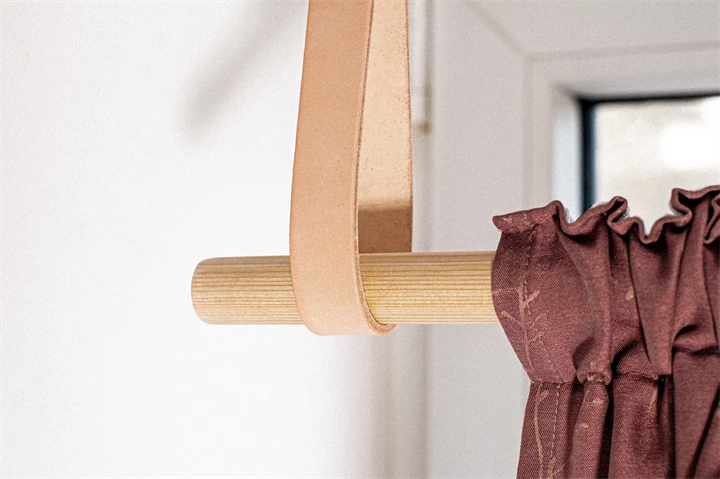 Leather Strap Hanging File Storage Organizer Wall Hung Desk Organizer with Wall Mail Office Decor File Holder Magazine Holder