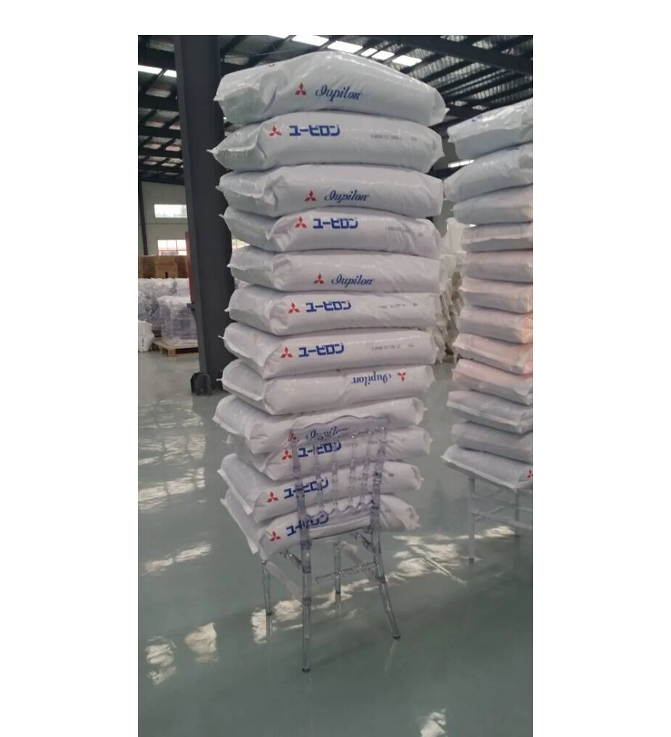 Wholesale Hotel Stackable Transparent Clear Chavari Tiffany Acrylic Chairs For Weddings And Banquet