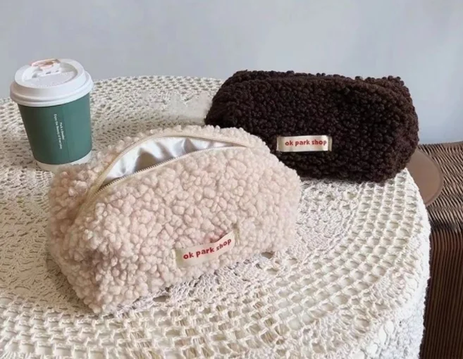 2021 Winter Popular Cute Plush Cosmetic Bag Small Pouch Makeup Bag