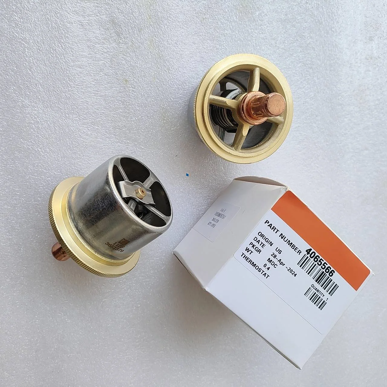 Hot Selling QSK38 QSK60 Diesel Engine Parts 115F Thermostat 3651379 4065566