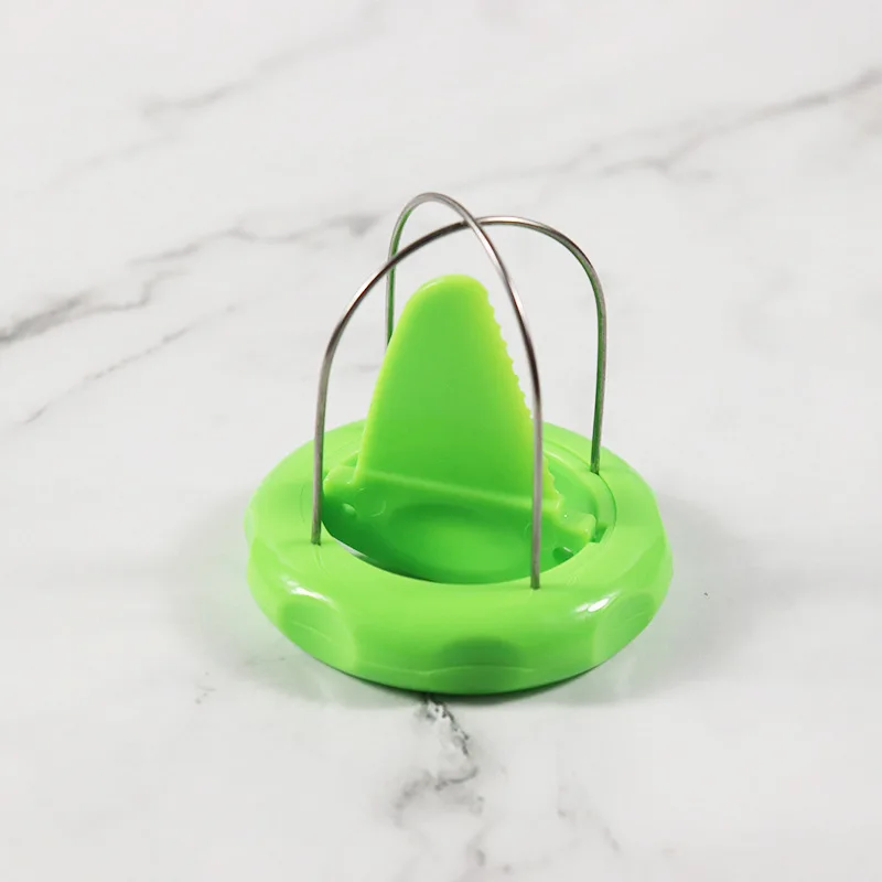 New kitchen tool Plastic Kiwi Slicer Peeler Pitter Scooper