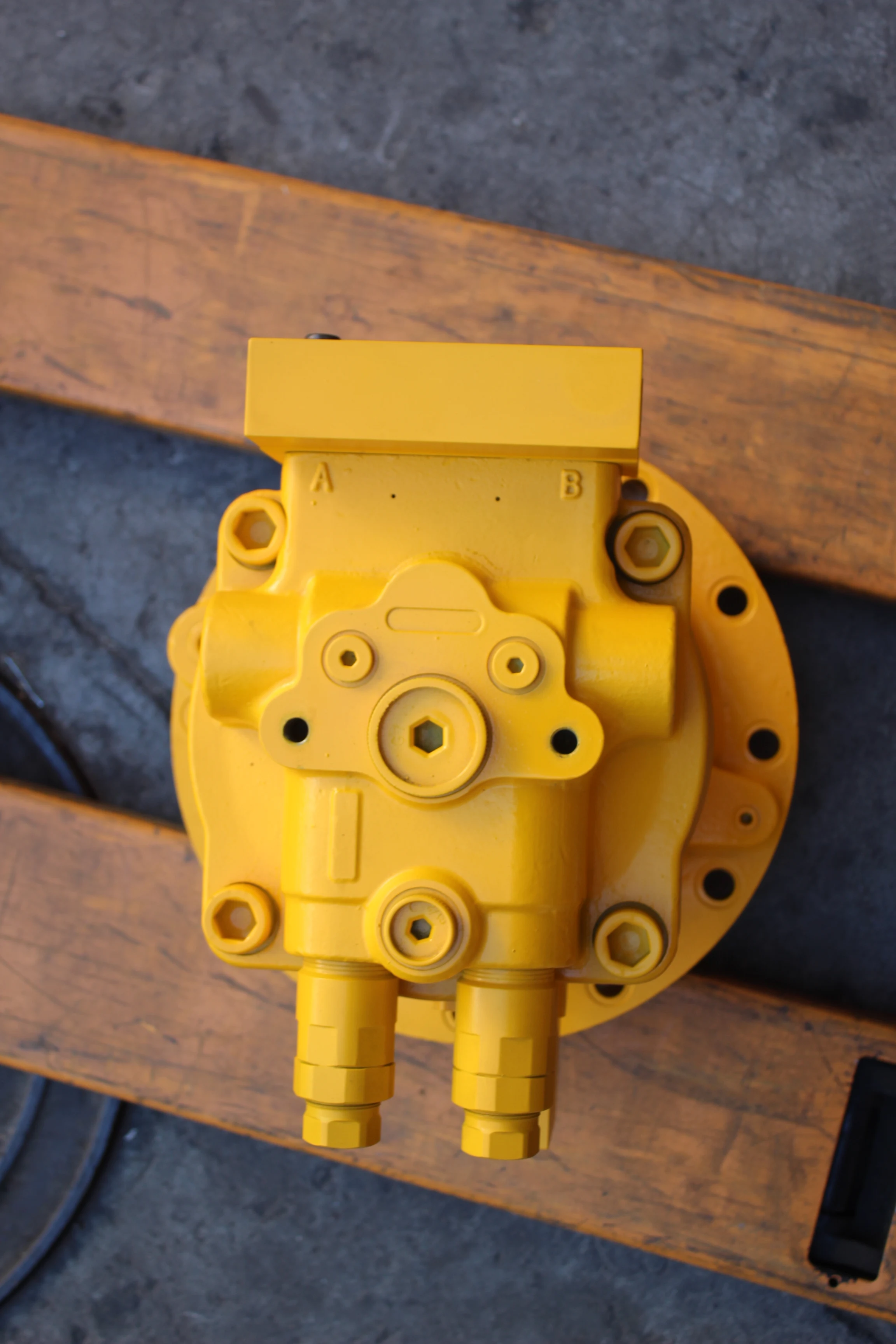 Belparts excavator r210lc-7 r205 r210lc swing motor 31N6-10210 for hyundai