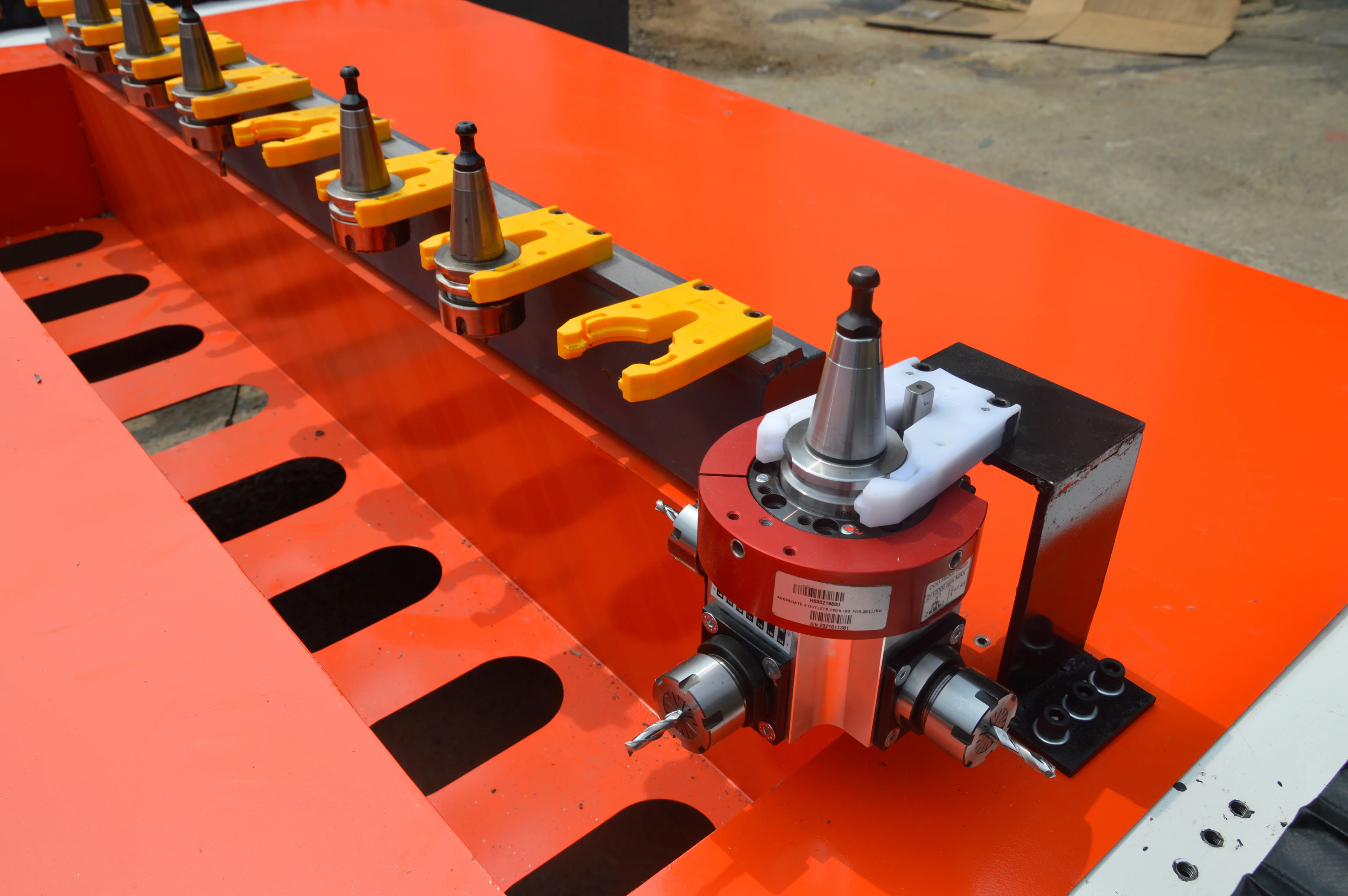 Machine for the production of wood furniture CNC router for wood carving pneumatic automatic CNC router 1325