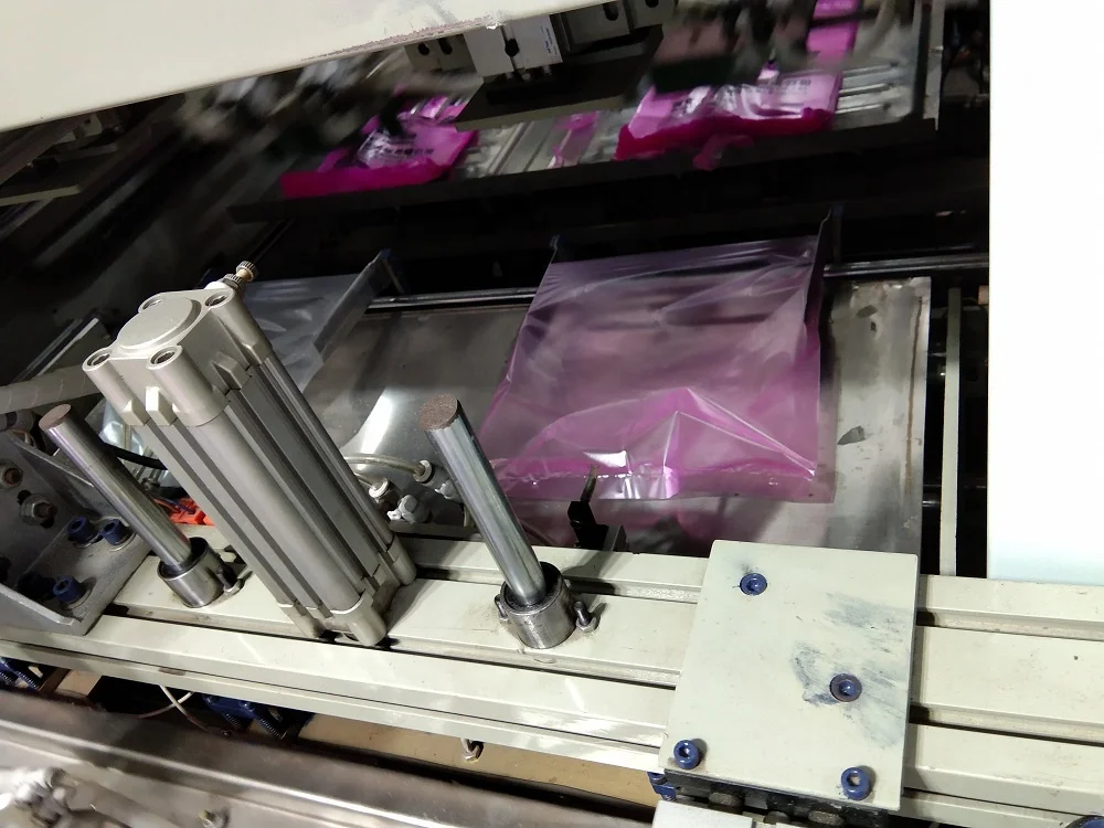 Vest T-shirt Bags Making Machine Model SS-CGS450 PE New 2019 Plastic Yaskawa Japan High Speed SICK Germany Delta Taiwan English