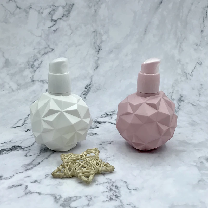 Spot Spherical Hand Cream Bottle 100ml Skin Care Lotion Bottle Fashion Portable Press Pump Hdpe Plastic Bottle YGH1362