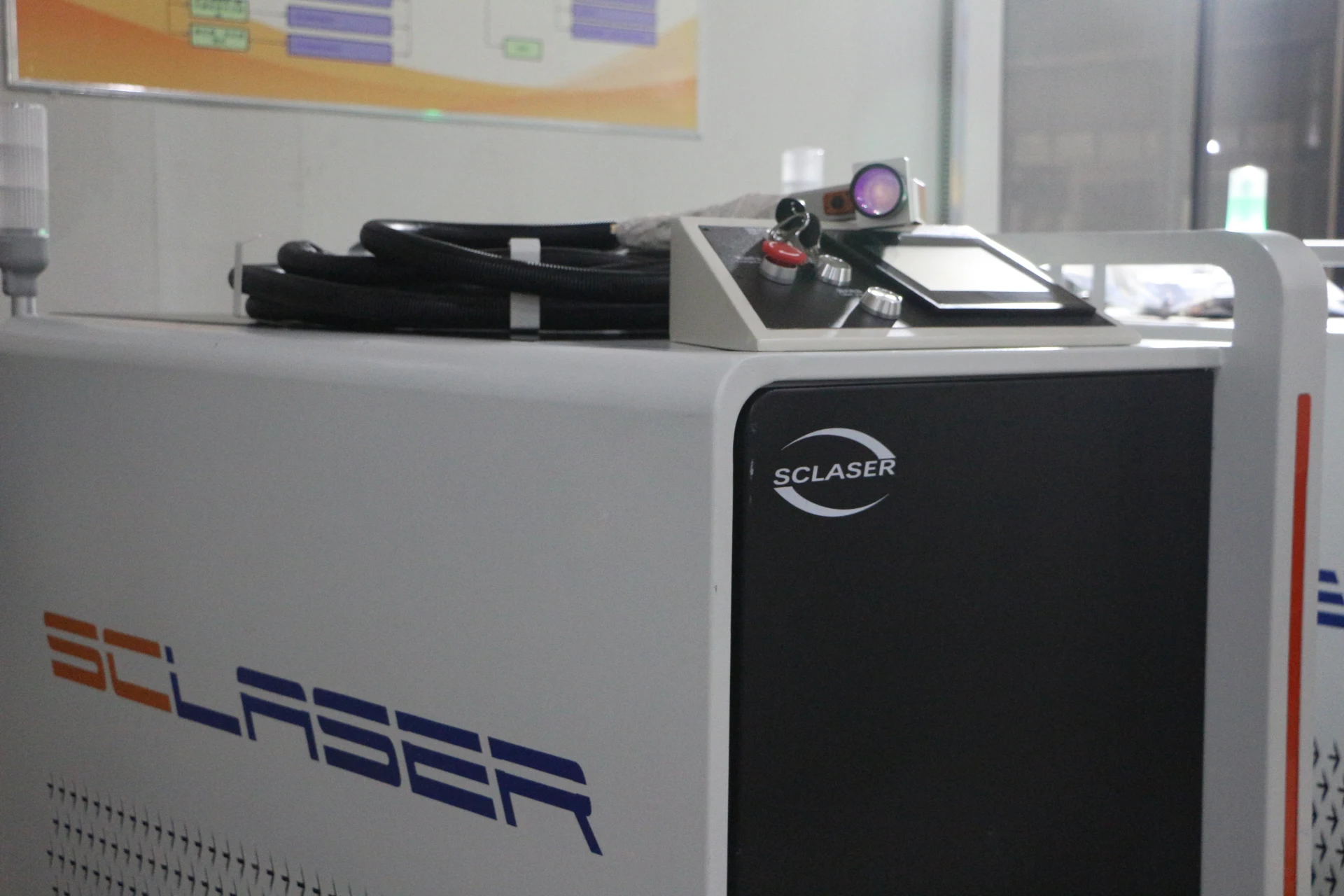 Factory Price 2024 Handheld Laser Cleaning Machine 2000w 3000w