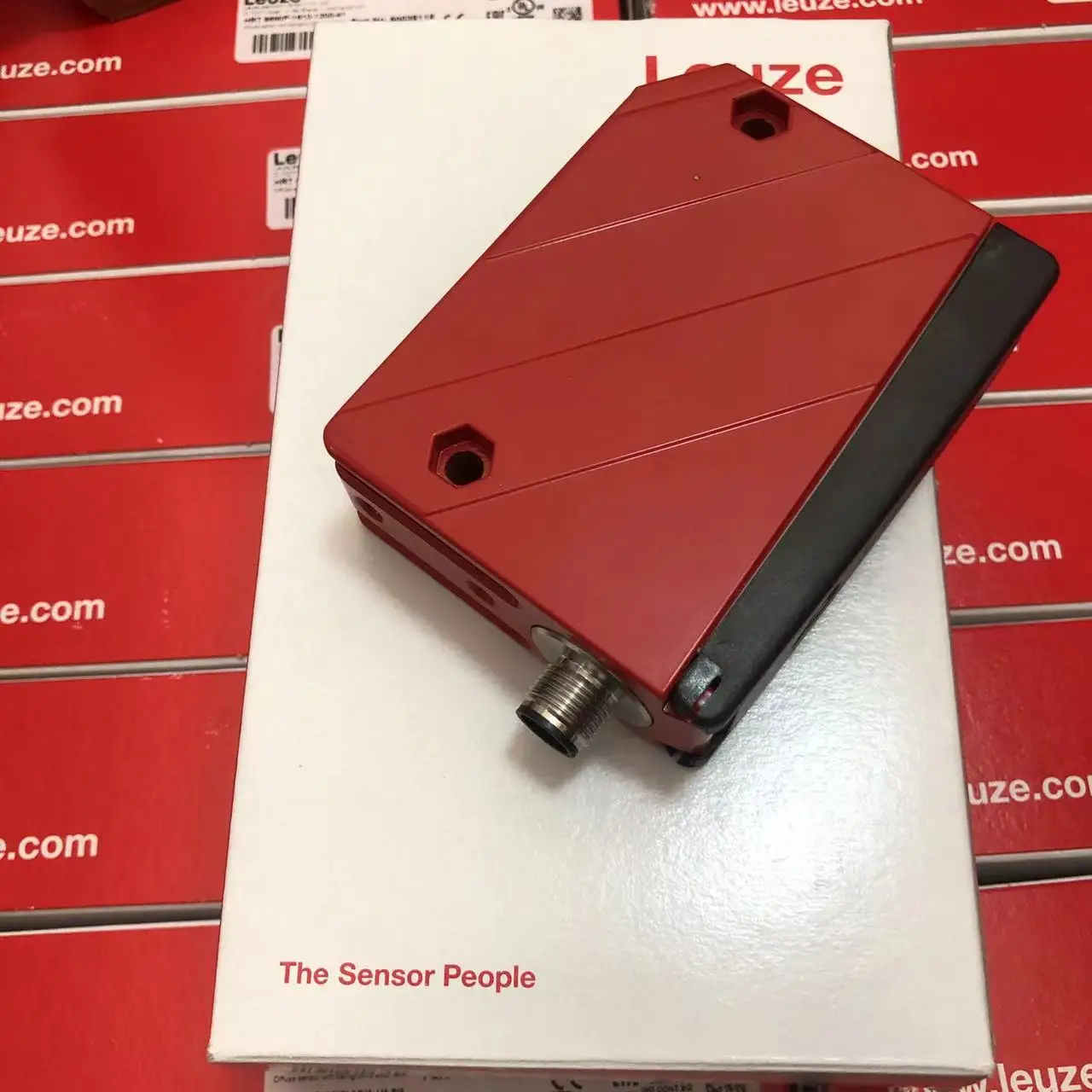 Leuze Diffuse Sensor with Background Suppression HRT 96M/P-1610-1200-41