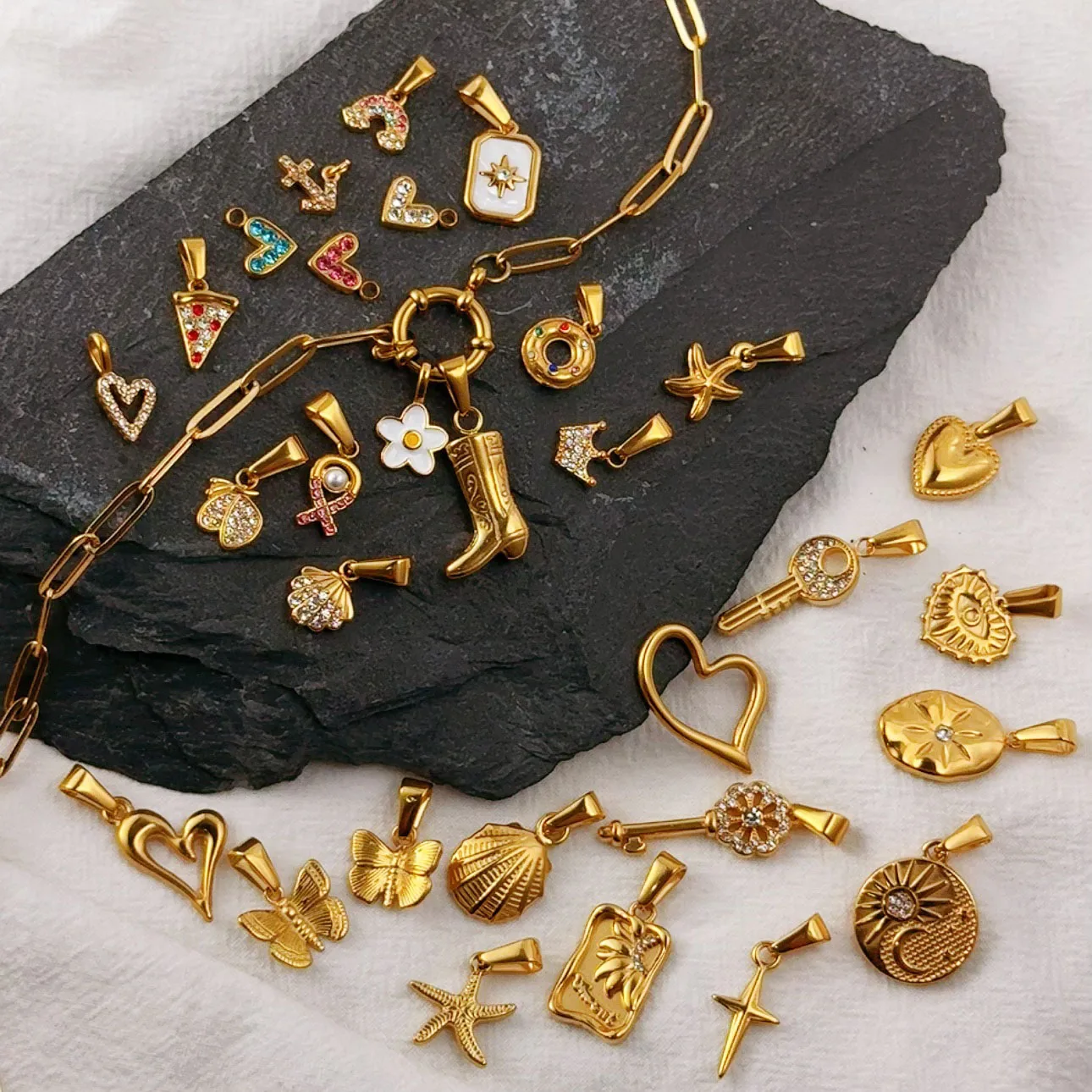 Trendy Butterfly Flower Cherry Charms Red Chillies Pendant Custom 18k Gold Plated Crystal Love Heart Jewelry Cowboy Boot Pendant