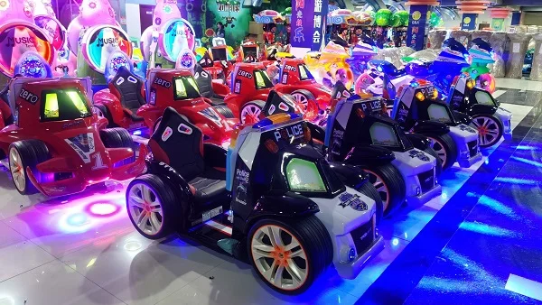 Детский игровой автомат из стекловолокна