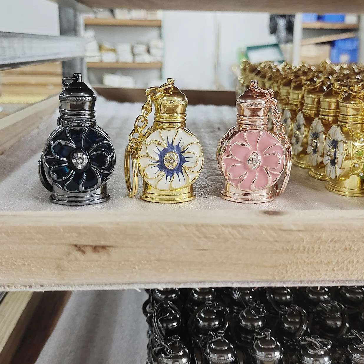 3ml Key Chain Ring Metal Alloy Flower Perfume Bottle Mini Pocket Arabic Glass Essential Oil Refillable Attar Bottle#887