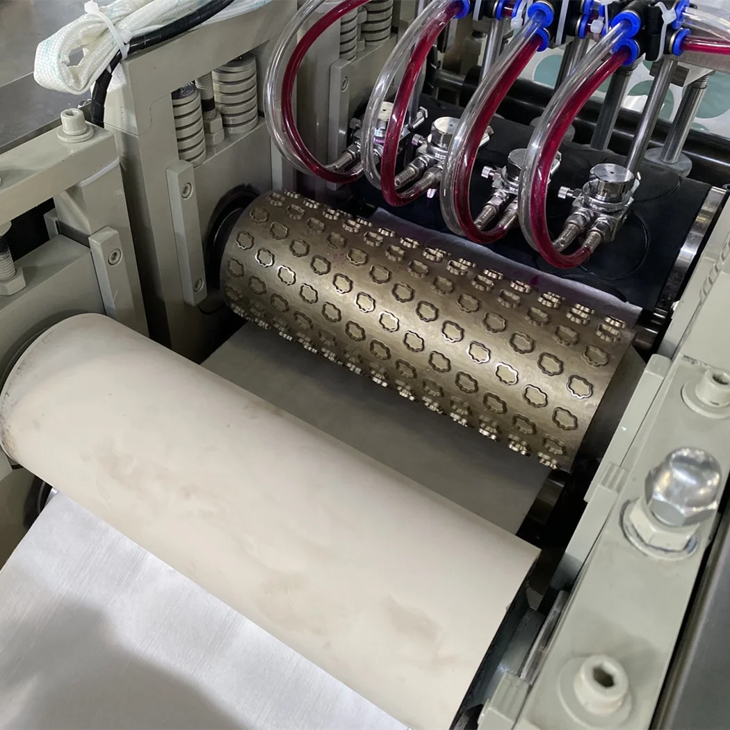 2022 latest design  round shape make up cotton pad making machine