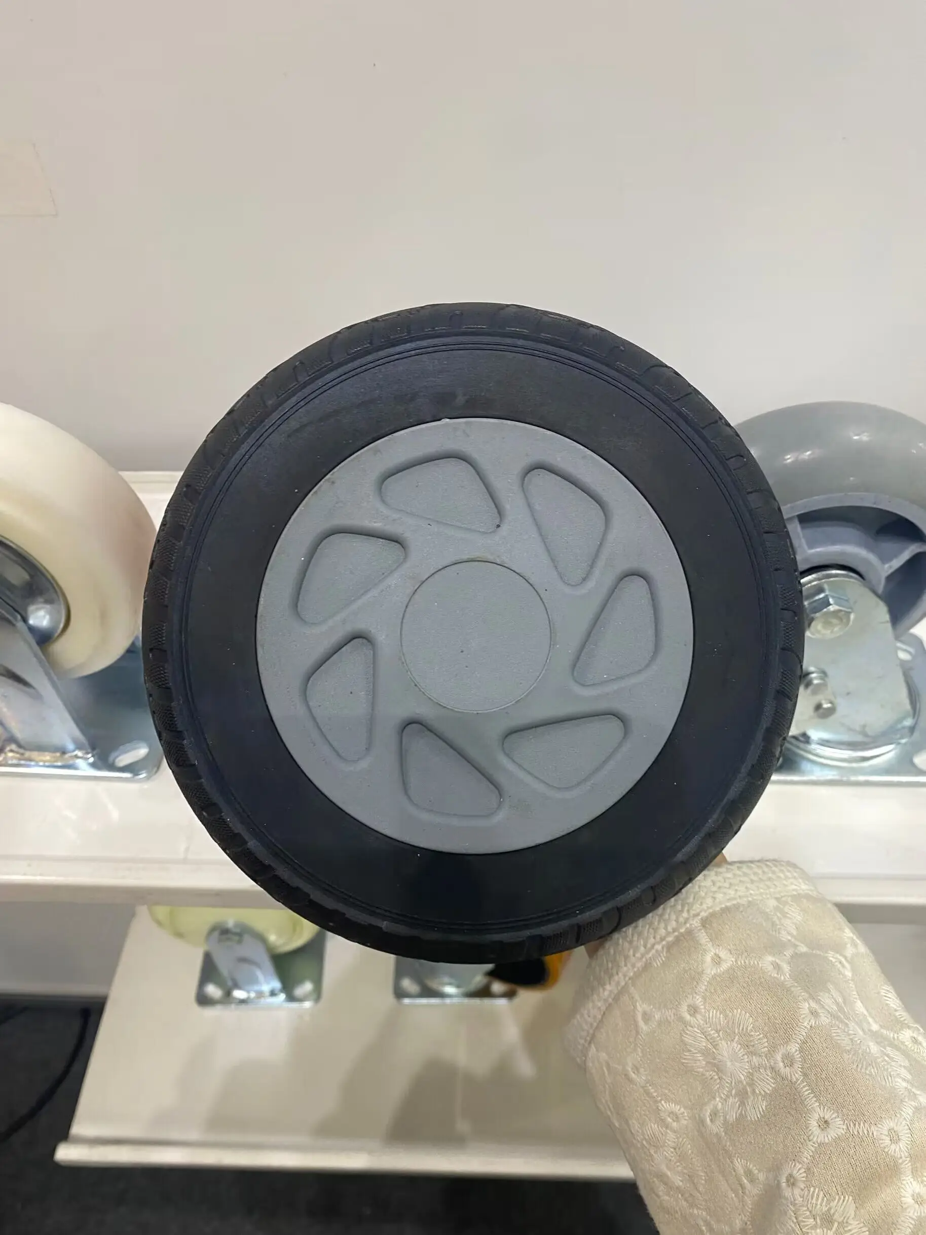 Lawn mower Wheel with Ball Bearing Solid Rubber Tyre Wheel from 5 6 7 8 Inch Rubber wheels