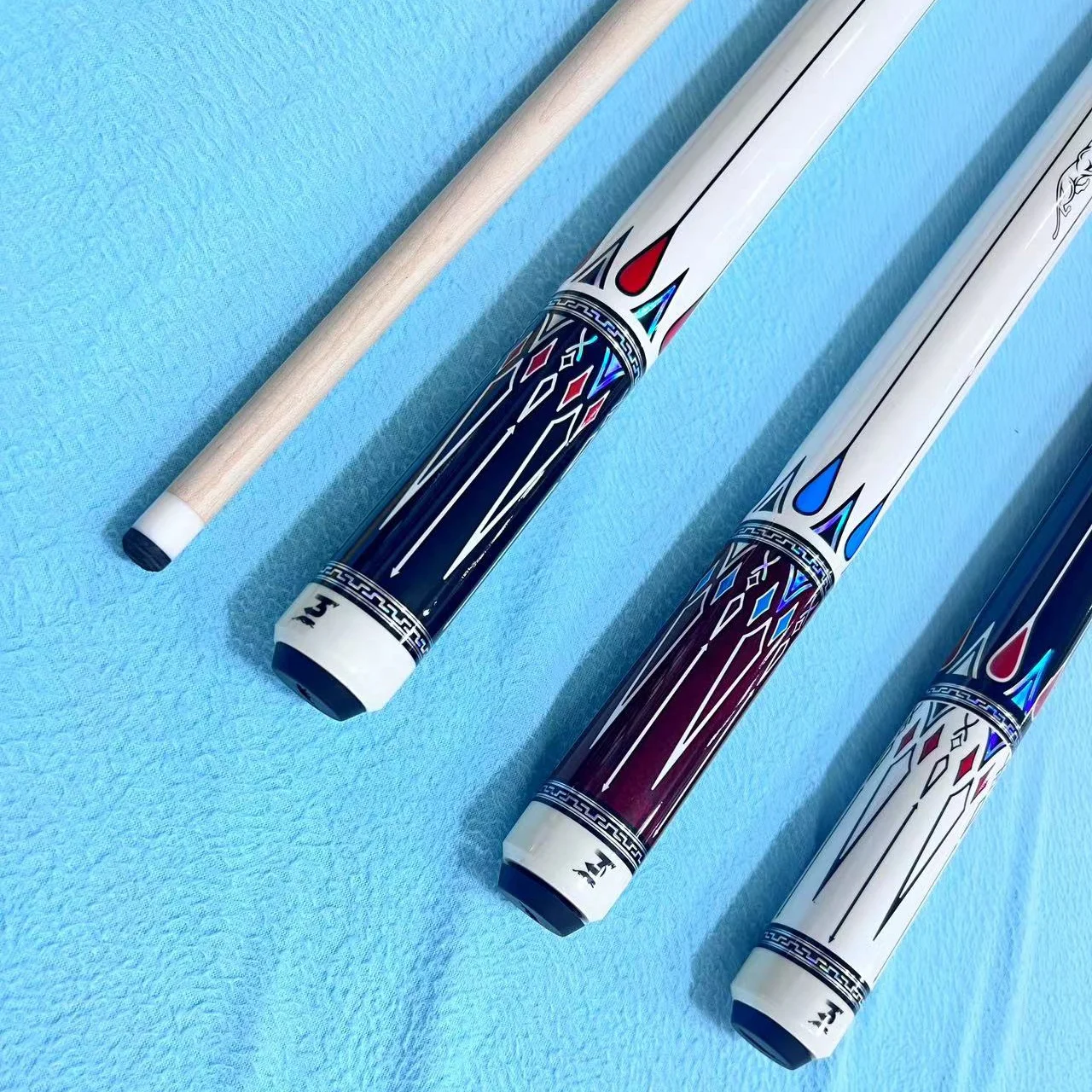 High End Premium Quality Billiard cue  1/2-PC  Maple wood Uni loc joint sticks 58inch length with cue joint protector  for sale