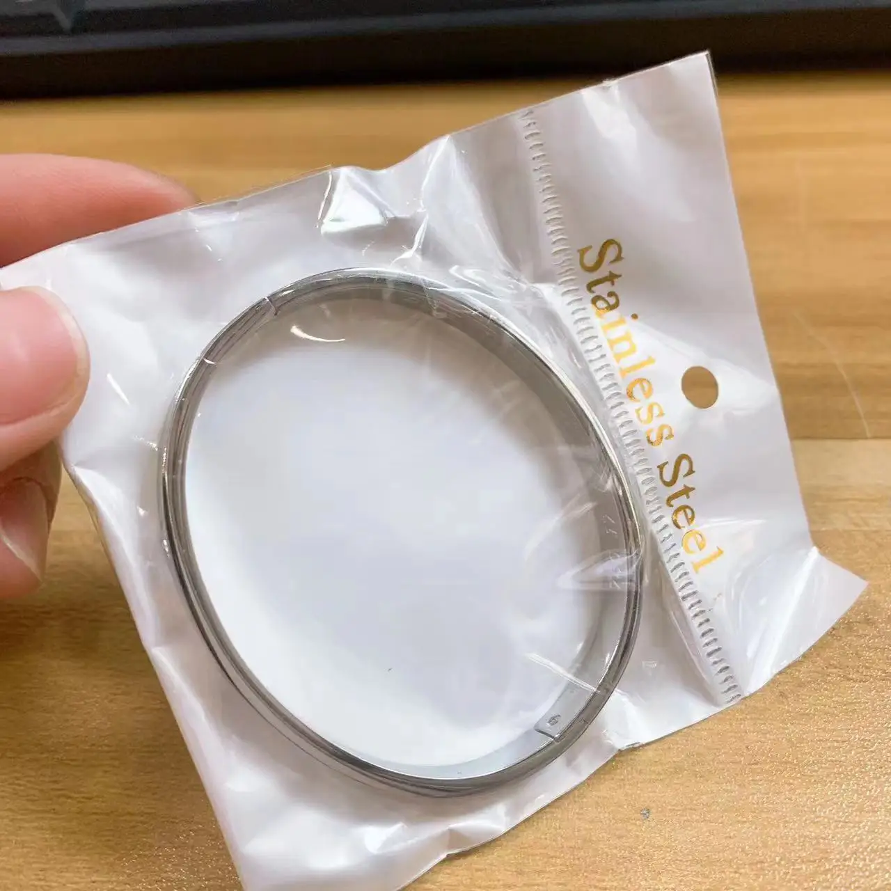 Hot selling titanium steel zircon bracelet in Europe and America, popular first item for women