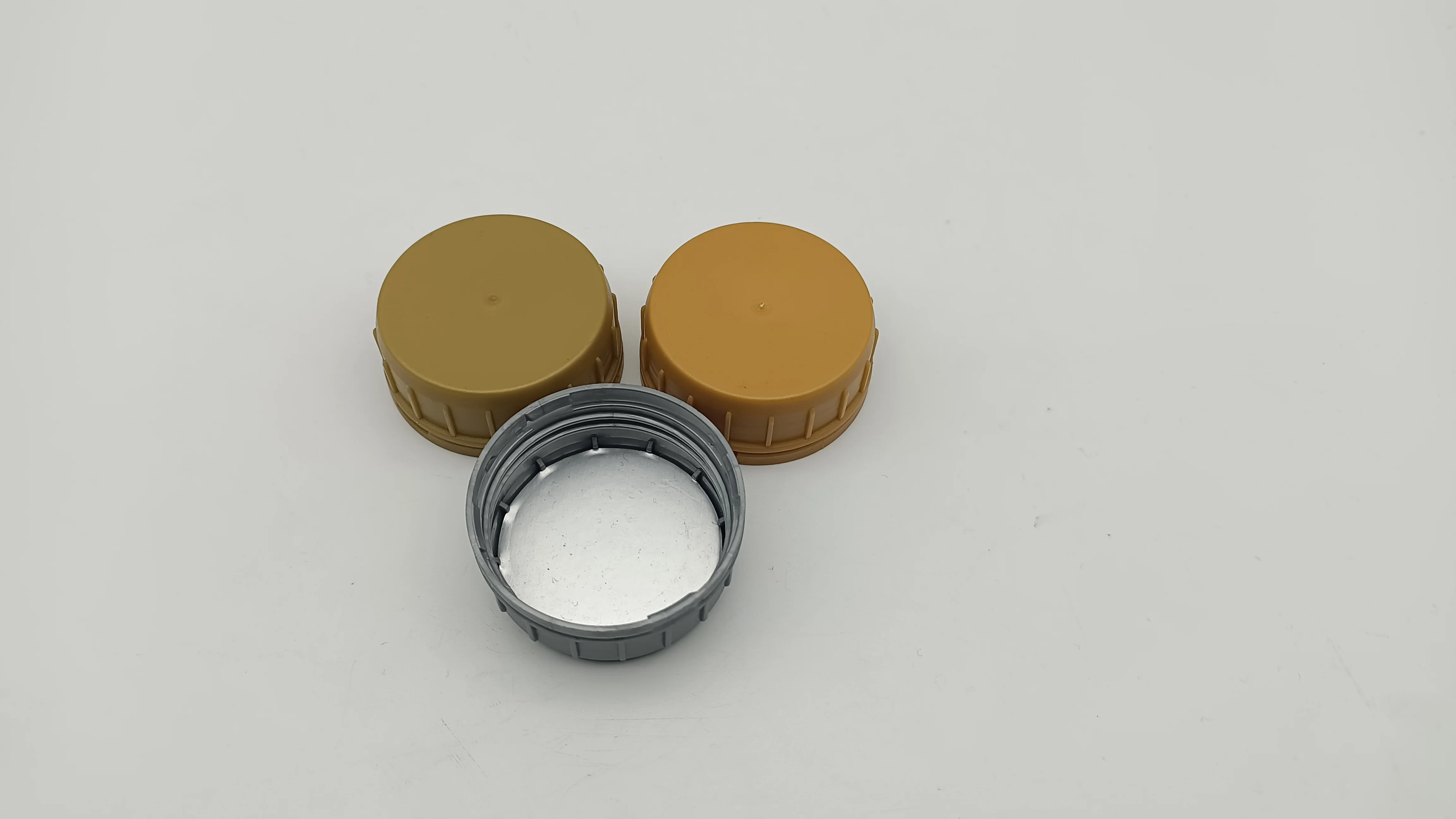 Best quality 48-54mm engine oil bottle with cap on sale