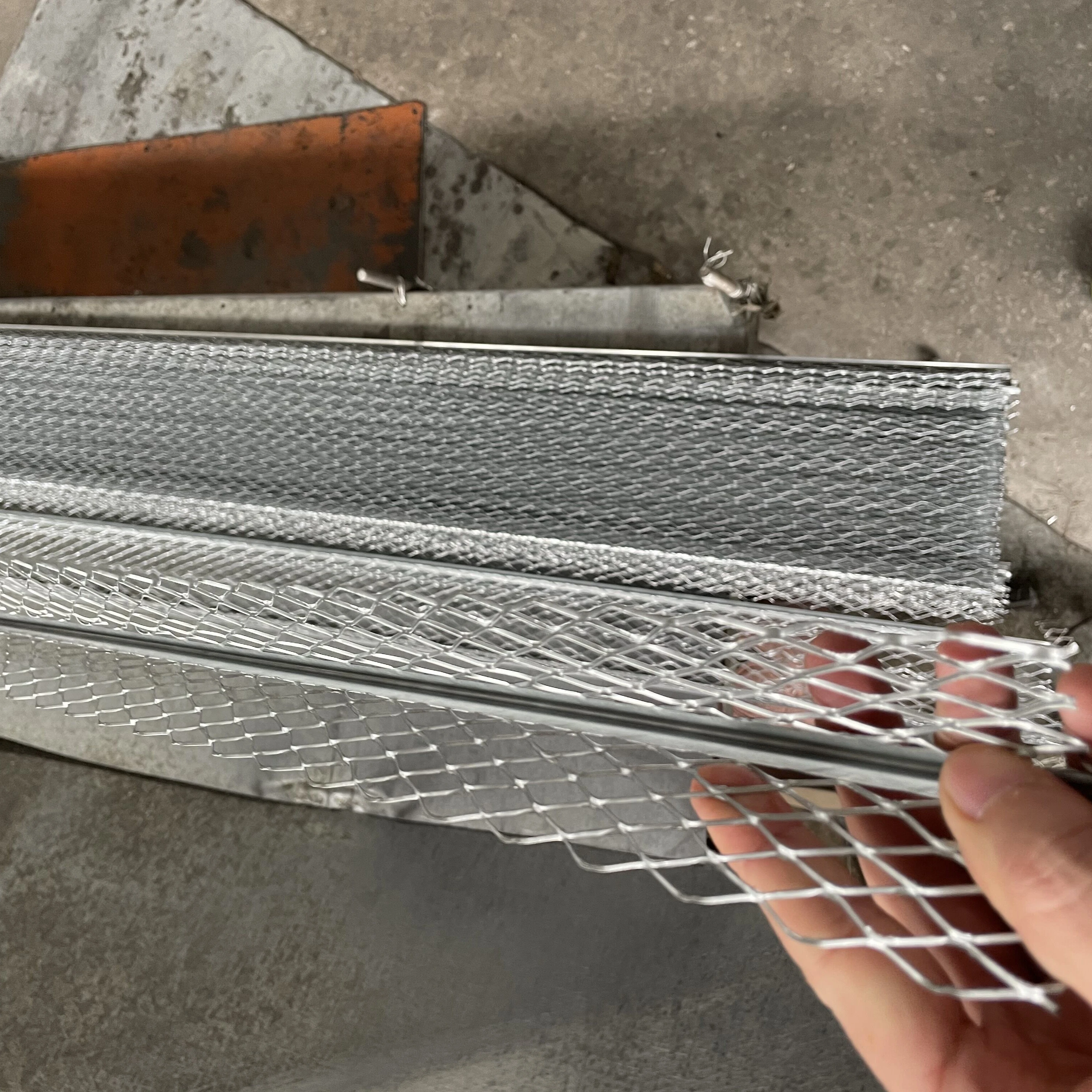 Горячая оцинкованная гальванизированная угловая обрешетчатая насадка ZHENYU расширенная штукатурка для строительства прямых