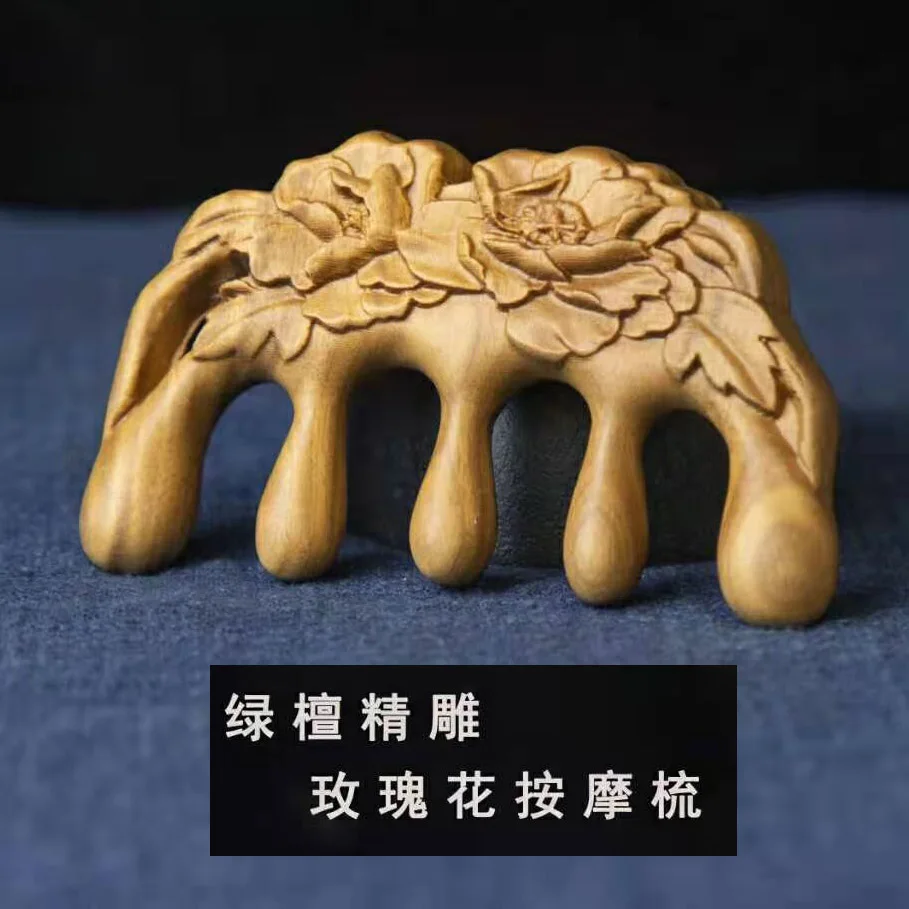 Custom trademark massage comb sandalwood comb carved cartoon massage comb deer puppet pendant Come to the drawing and make it.