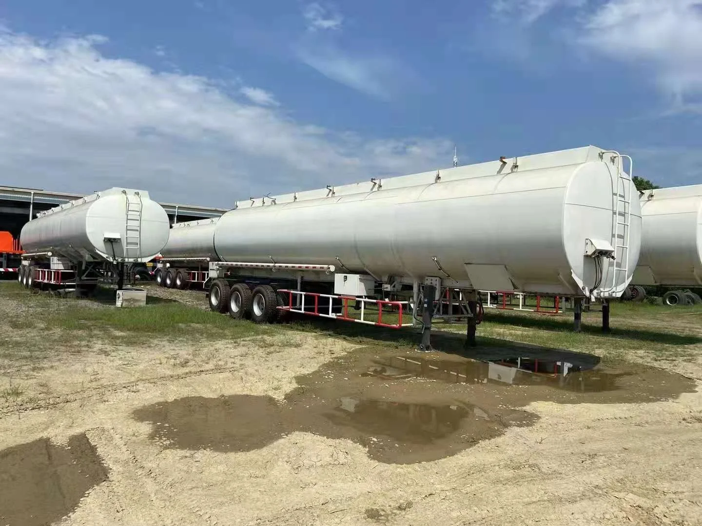 3 Axle Carbon Steel Aluminium Oil Diesel Transport Trailer