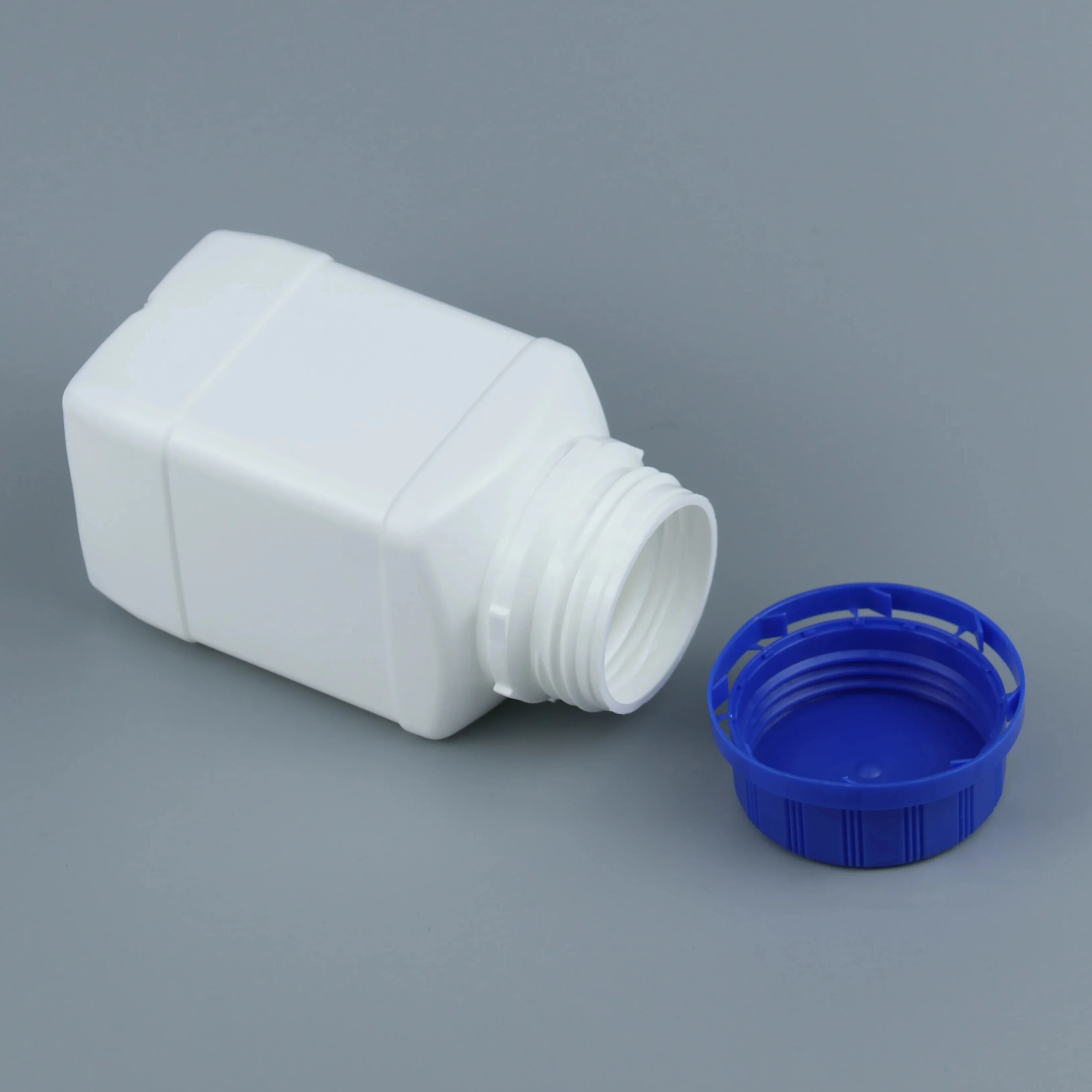 Direct Factory Medicine Case Portable Pill Box and Chemical Reagent Bottles with Screw Cap HDPE Plastic China 250ml 500ml CN;HEB