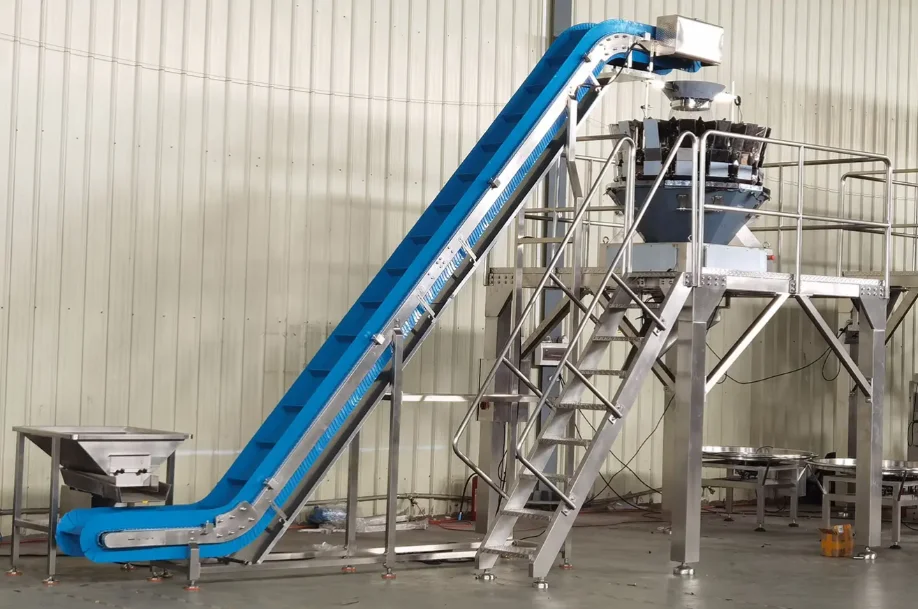 Z incline snack food potato chips modular blue cleat PVC PU belt elevator conveyor with hopper for packing machine