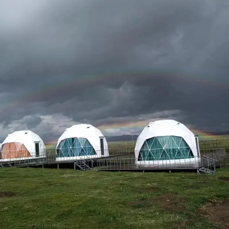 Outdoor luxury Family-friendly PVC Waterproof Half-Sphere Geodesic Dome Tent for Hotels and Glamping