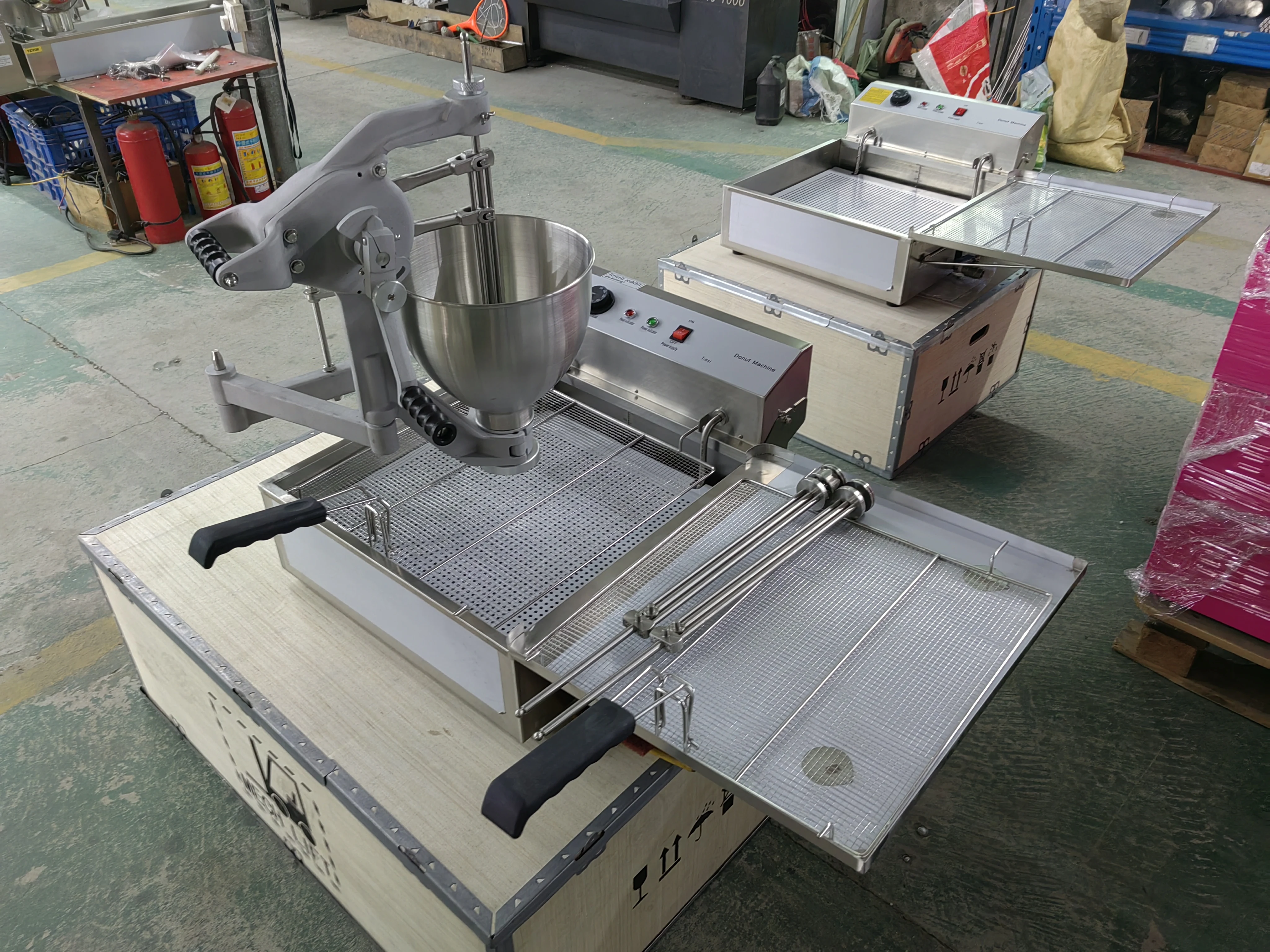 Customized Size Easy To Move Sweet Donut Making Machine For Sweet Donut Processing Production Lines