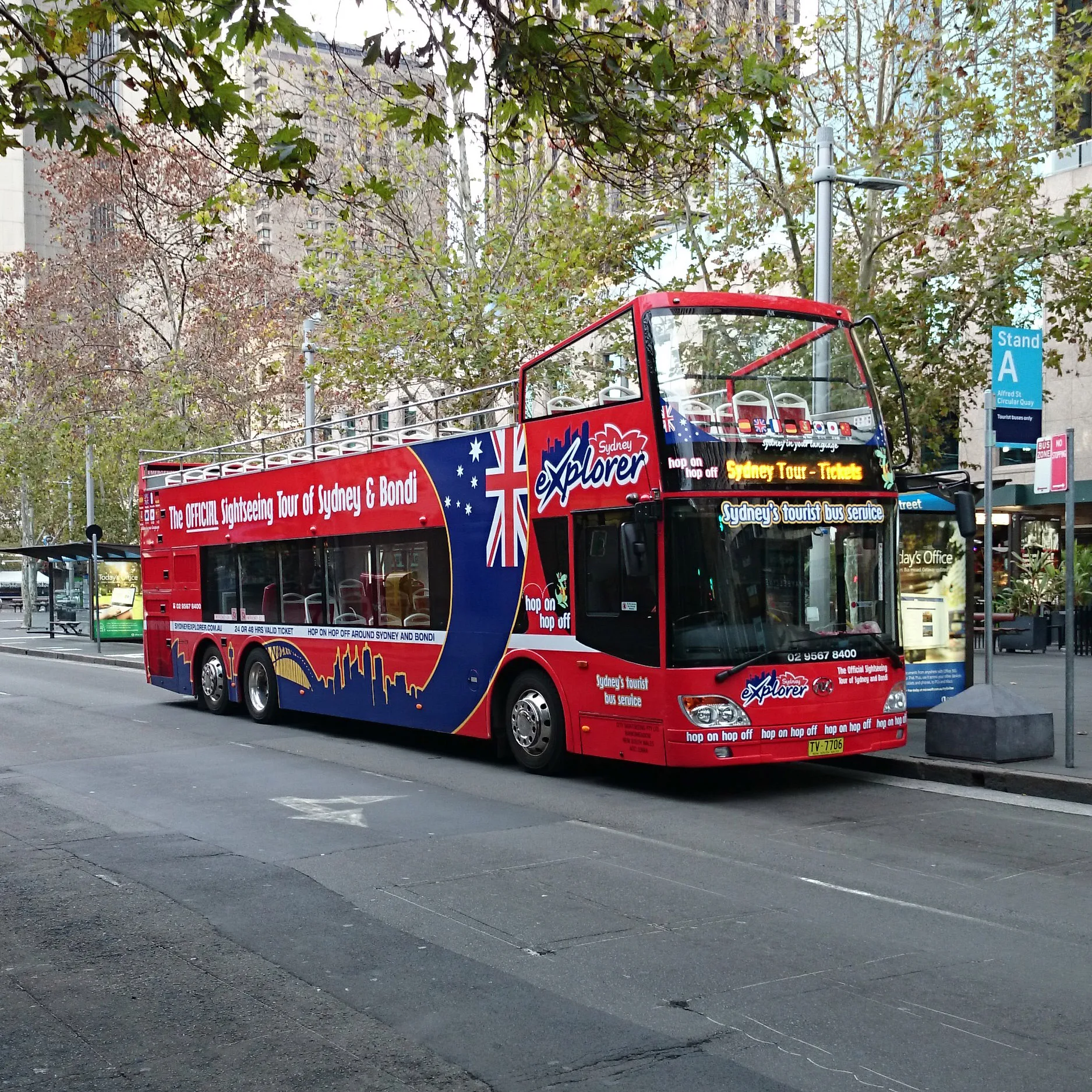 
Top Luxury Tour Bus Open Top City Sightseeing Double Decker Bus Price 