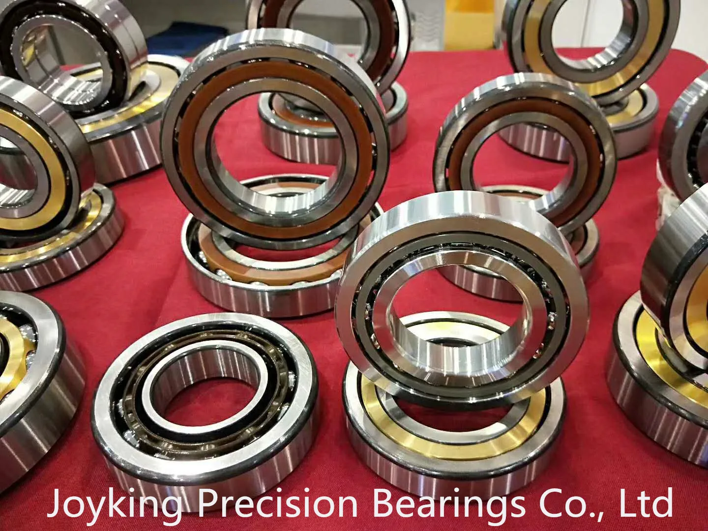China Manufacturer 7014 7013 7012 7011 7010 7009 7008 7006 7007 7210 7005 7213 2RS Angular Contact Ball Bearing