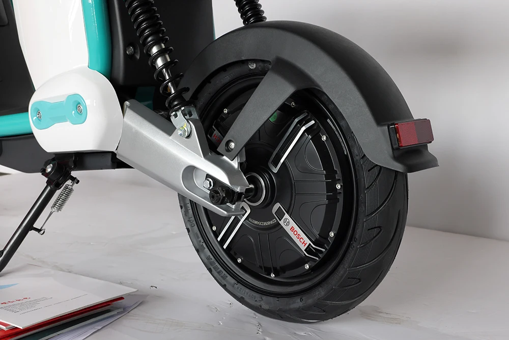 Eec L1e-b 1500w Bosch Motor 25km/h Gener Electric Moped Disc Brake Stylish Small Size Electric Scooter