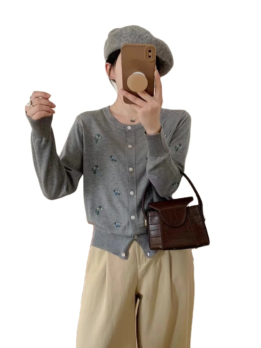 2024 autumn new simple female cardigan small floral embroidery Korean system looks young