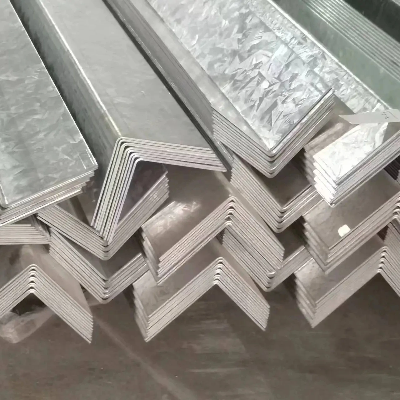 High quality galvanized wall angle and perforated wall corner