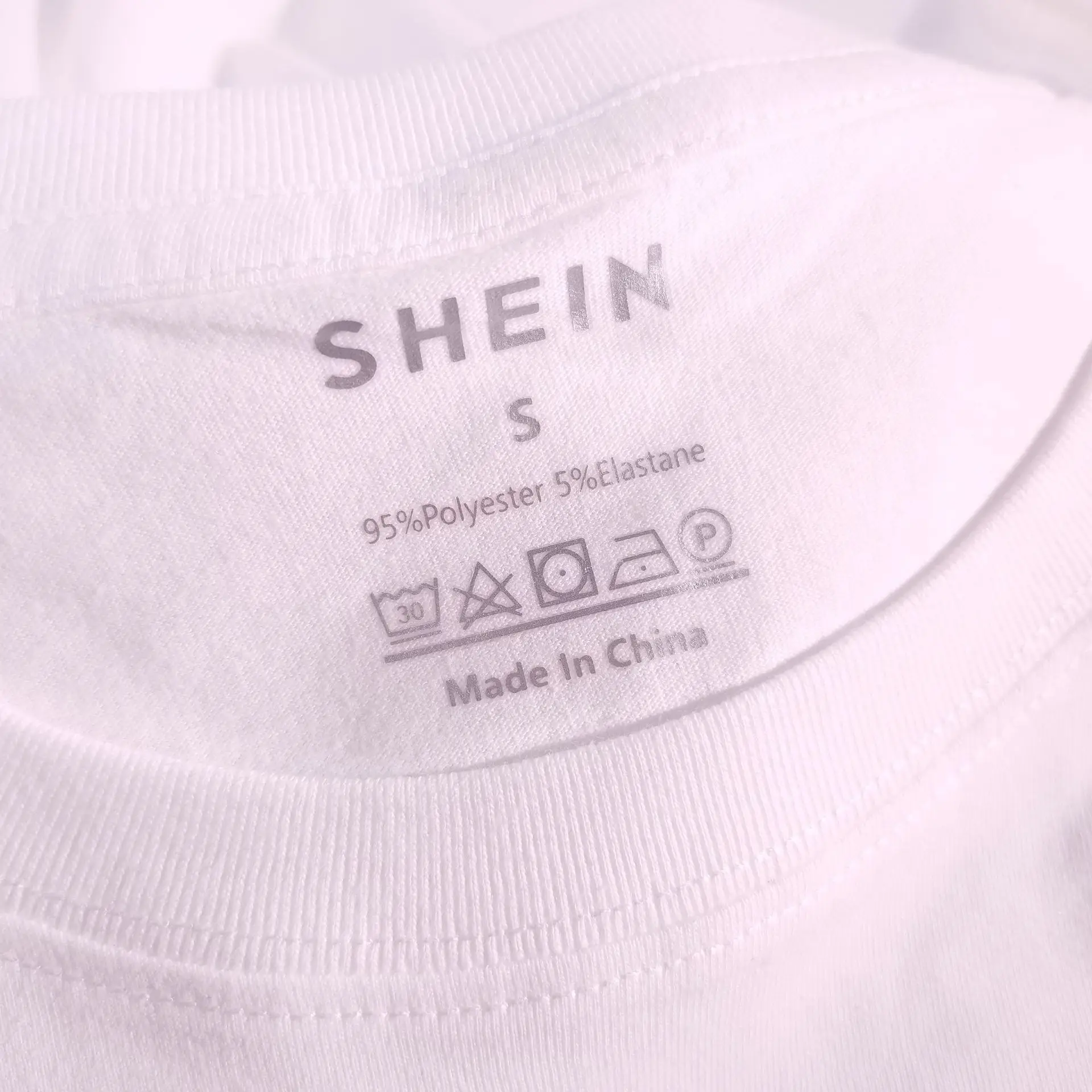 custom size heat press transfer clothes tag sticker neck labels low moq printing logo iron on clothing label