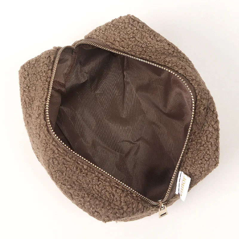 Wholesale Customized Teddy Fabric Brown Makeup Bag Autumn Winter Plush Portable Berber Fleece Plush Storage Large Makeup Bag
