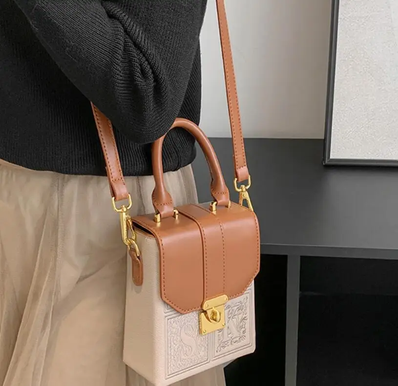 2022 New Style Fashion Women Leather Handbags Rhombus Shoulder Bag Chain Messenger Bag Small Square Bag