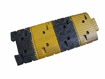 Low price traffic safety rubber speed bump  road block  sleeping policeman silent block