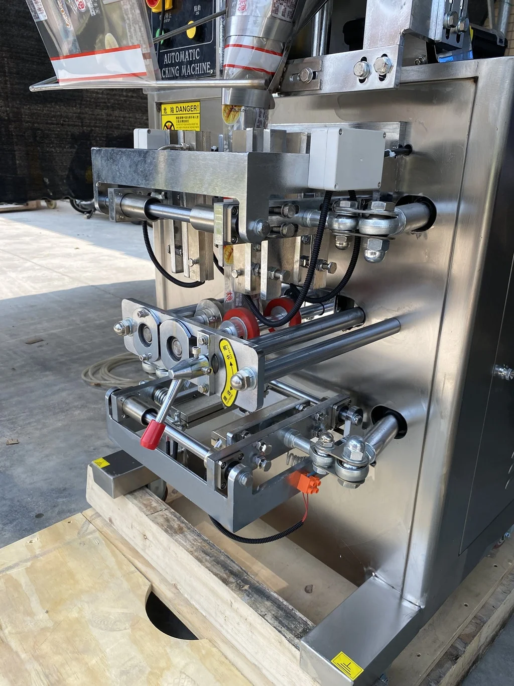 
FFS Tea Bag Powder Packing Machine Manufacturer 