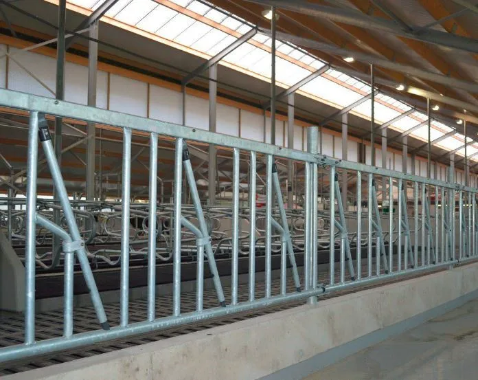 Cattle Headlock Gate Heavy Duty Cow Feeding Gate Panel with Galvanized Tube