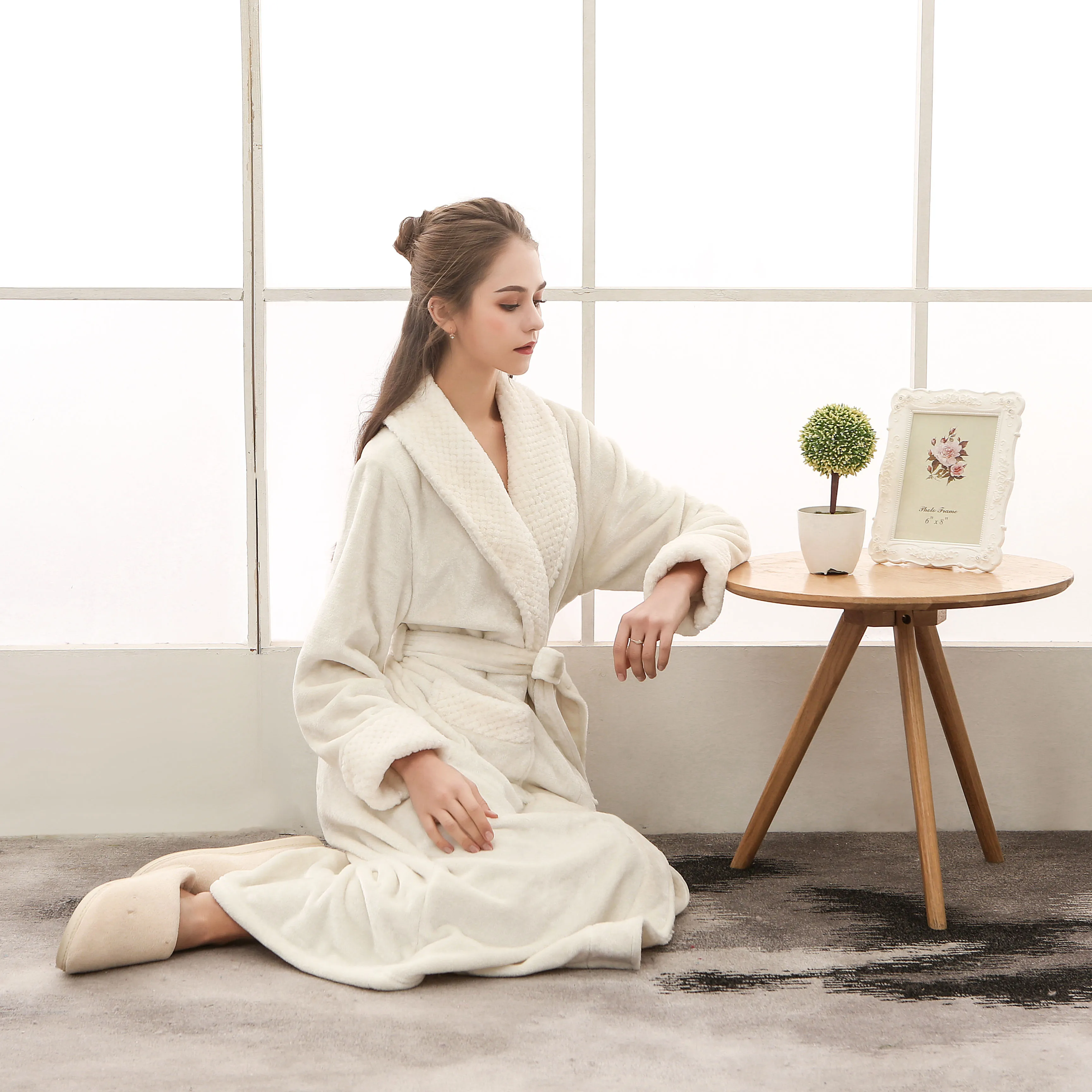 Cheap bathrobe slipper set colorful soft quick drying polyester flannel fleece women bathrobes