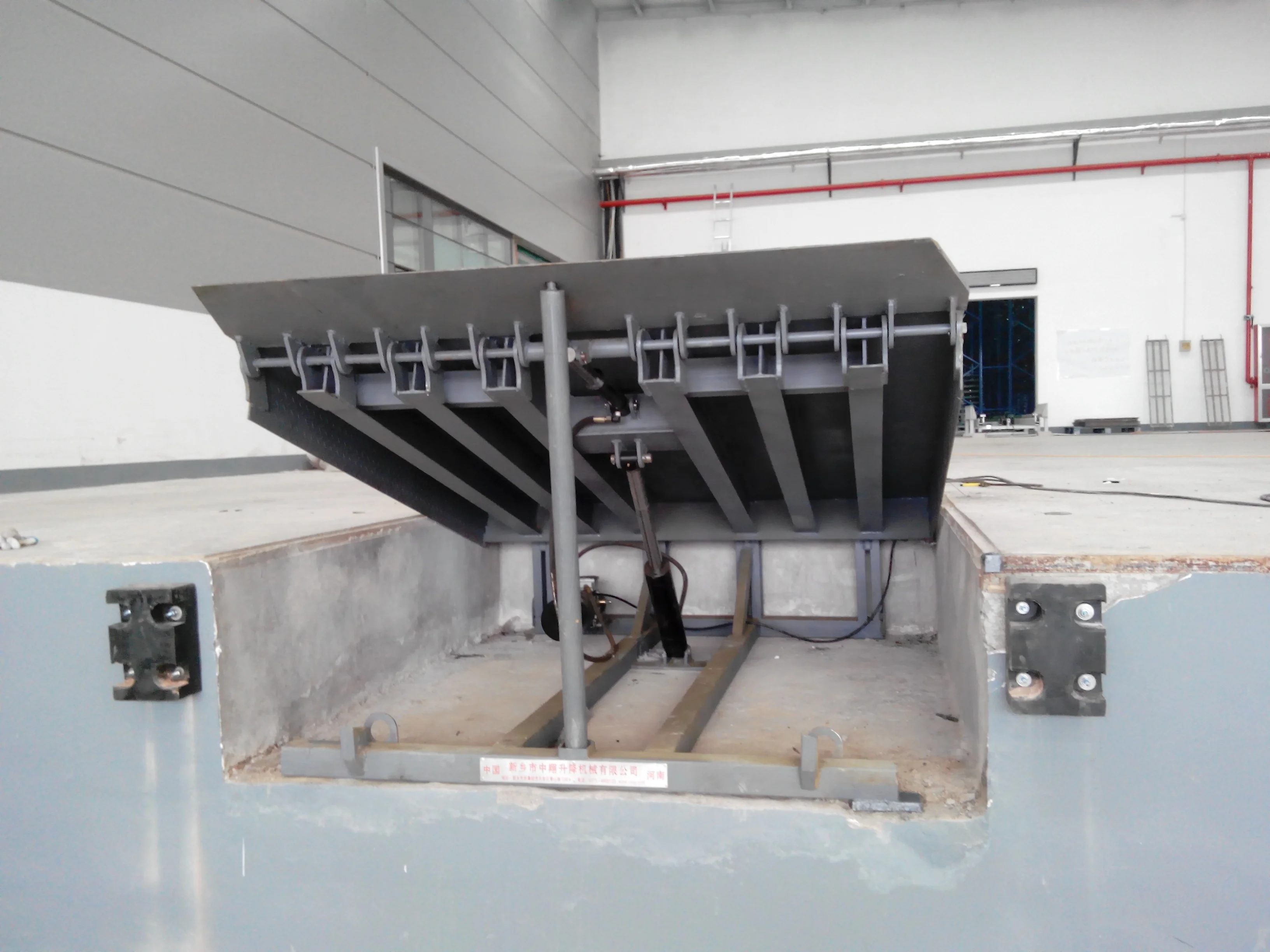 8-15t Fixed Dock Leveler Container Loading Unloading Dock Leveler