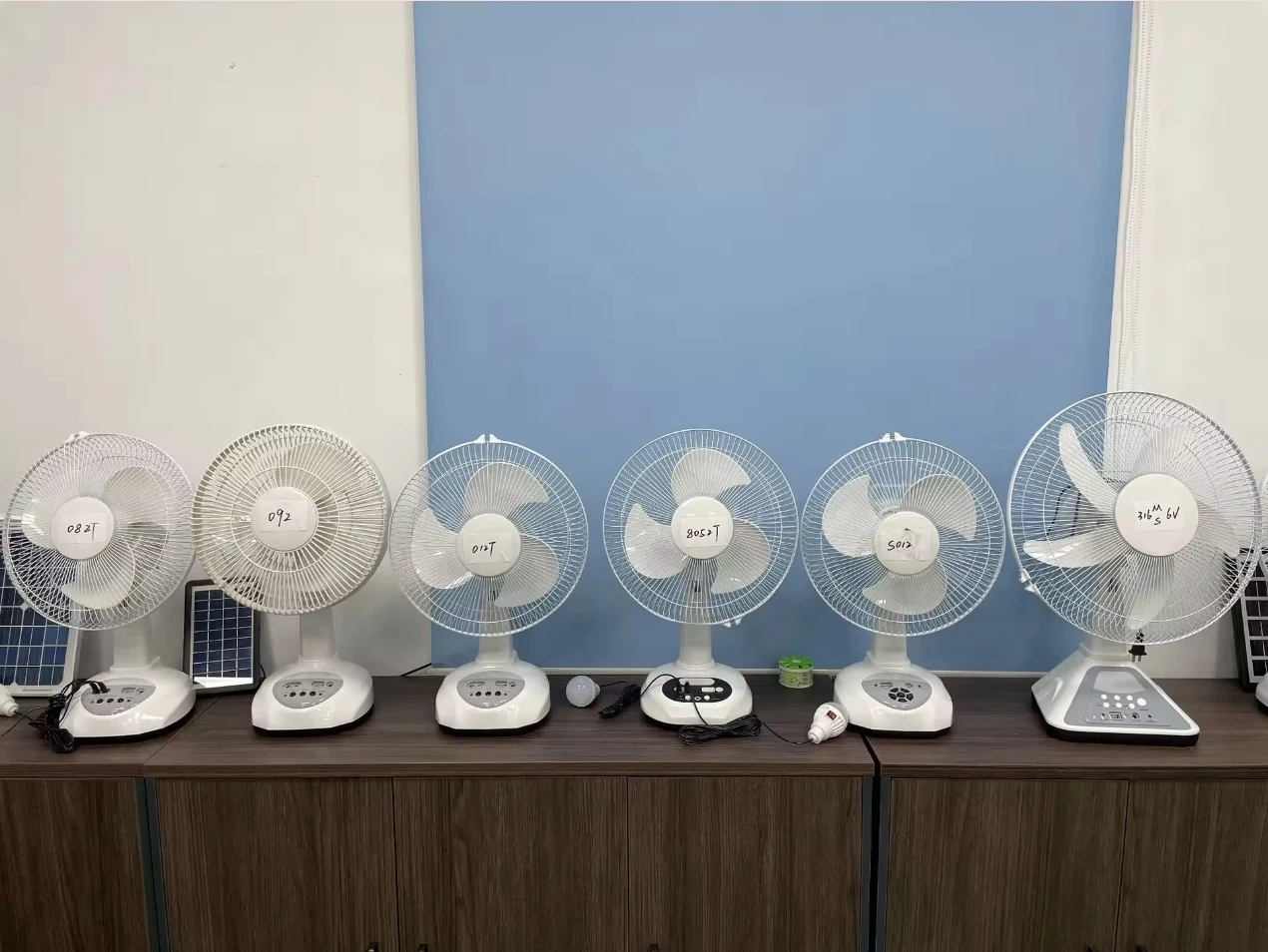 Hot selling 14 Inch multifunctional Stand Fan without Type C charging and Solar Charging No reviews yet