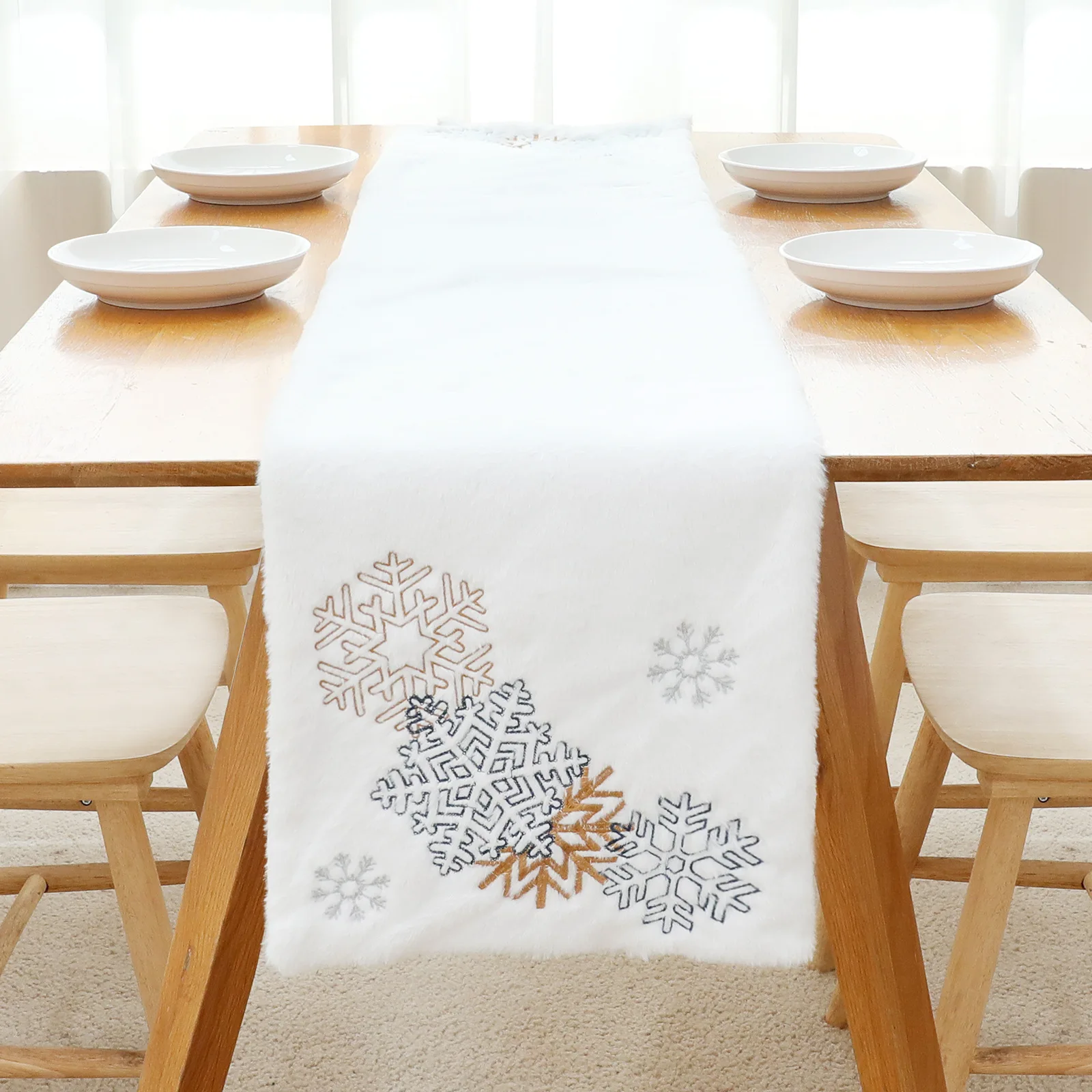 Wholesale christmas decorations white fluffy table runner nordic style snowflake table runner christmas