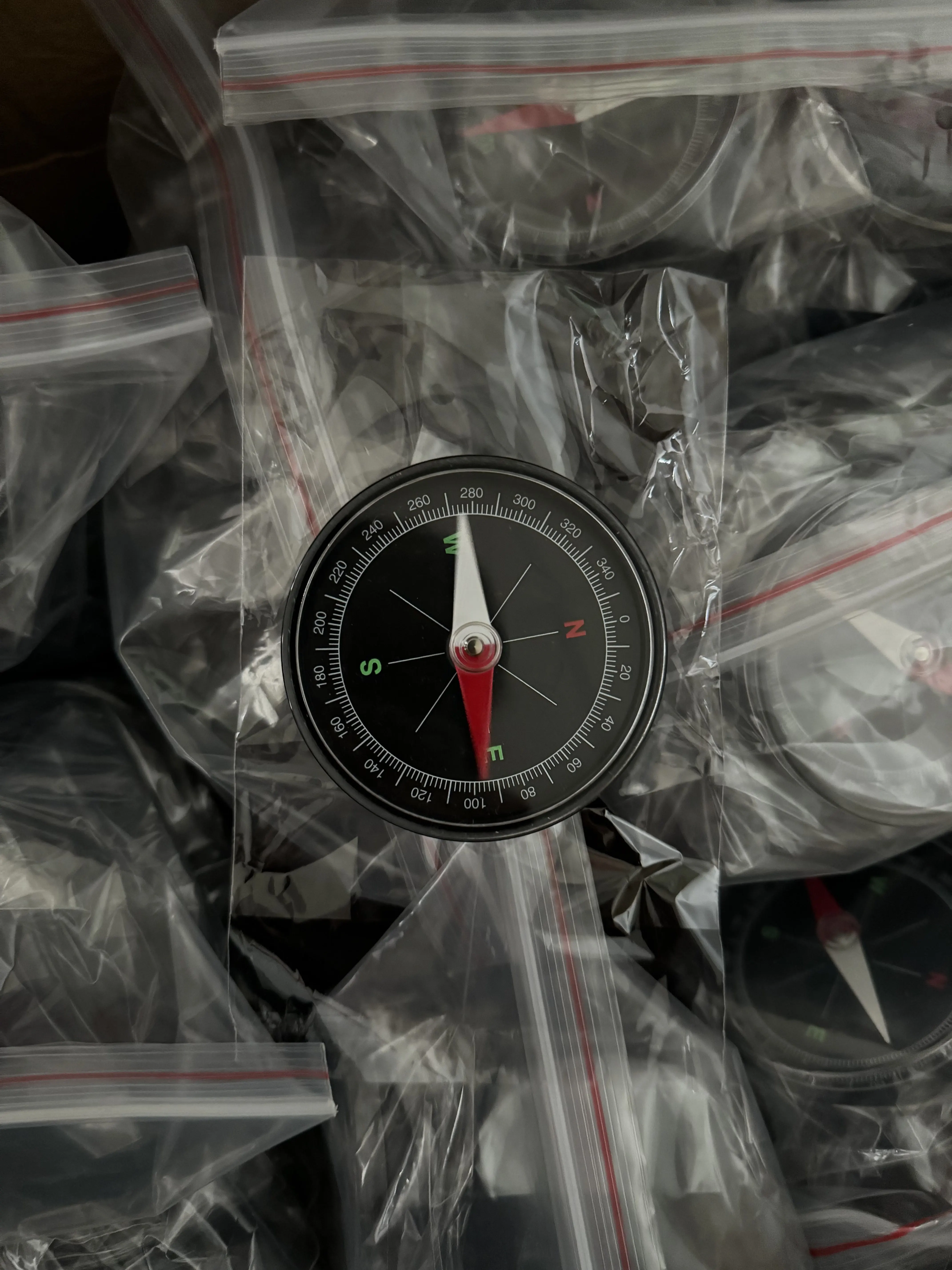 70mm compass Plastic gift compass with liquid for outdoor