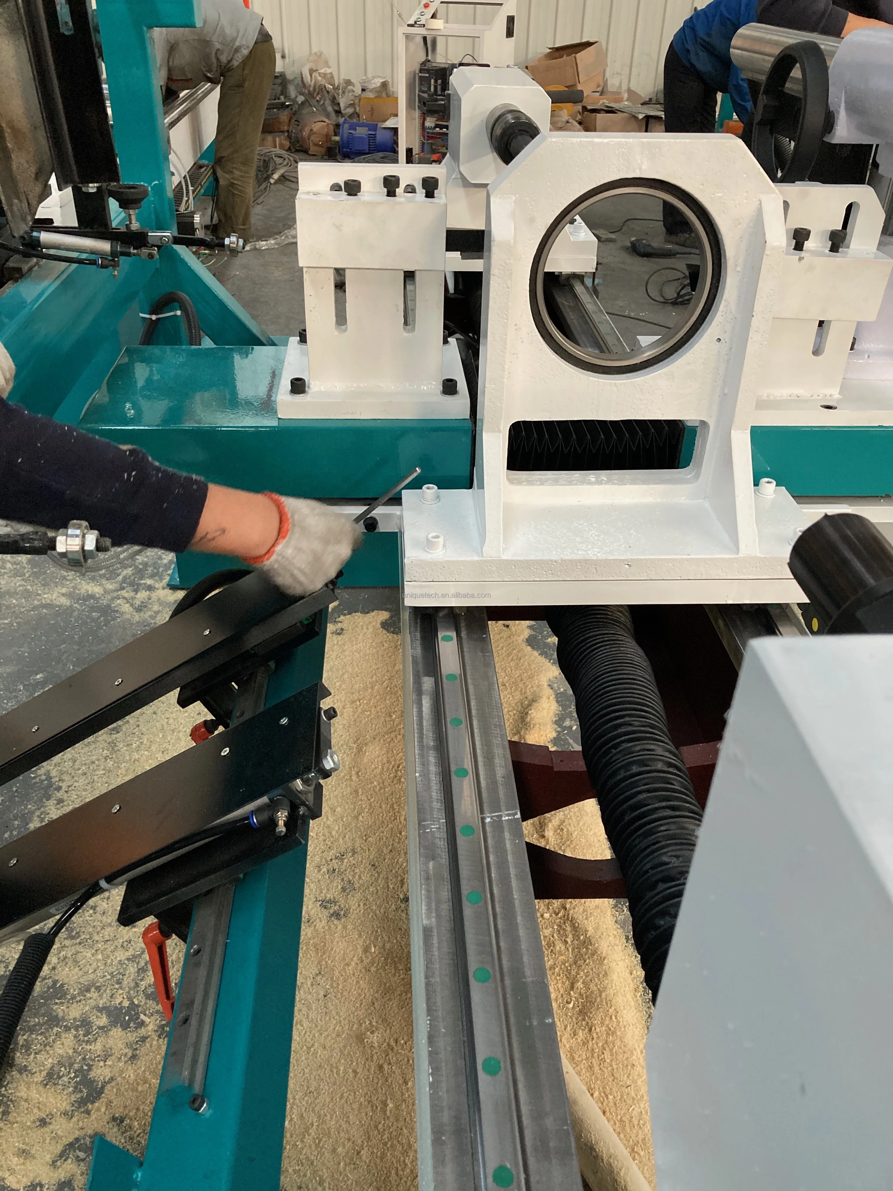 Cnc Cast steel wood mini lathe machine multi funtion cnc wood lathe machine for wood engraving