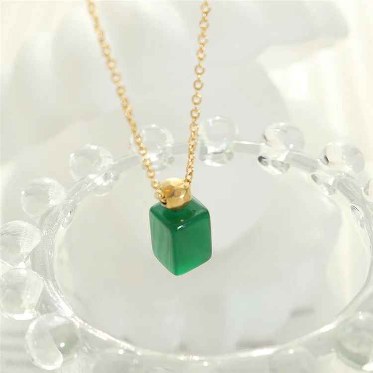 New Trending Fancy Personalized Fashion Fadeless 18K Gold Plated Emerald Glass Pendant Necklace For Women Lady