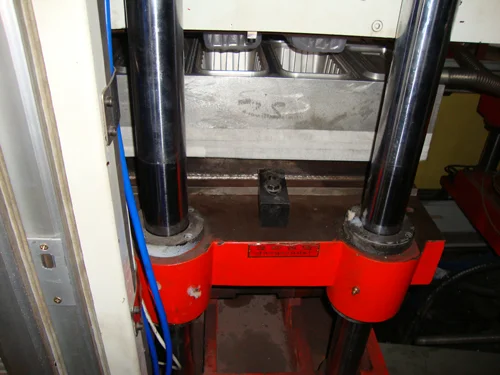 Automatic PS Food Container Dish Foam Production Line Thermoforming Machine (SGW-680/550)