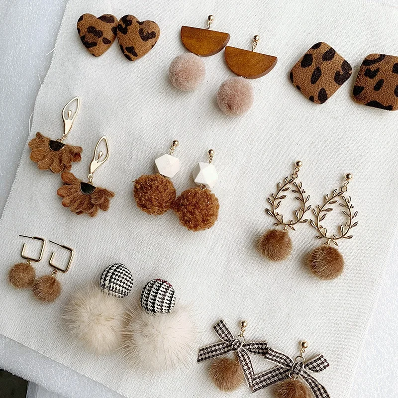 2023 Korean Leopard Mink Fluffy FurBall Heart Drop Earrings For Women Autumn Warm Winter Fashion Jewelry Wholesale