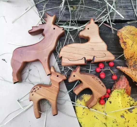 Wooden Deer toy family Wooden forest animal figure Baby gifts Waldorf Montessori toy set